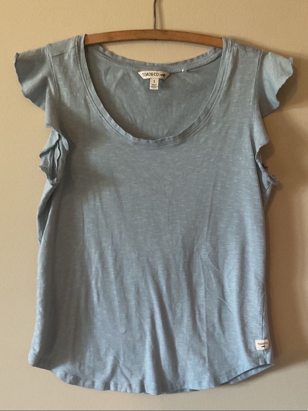 Toad&Co Sky Rufflita Blue Scoop Neck Tee